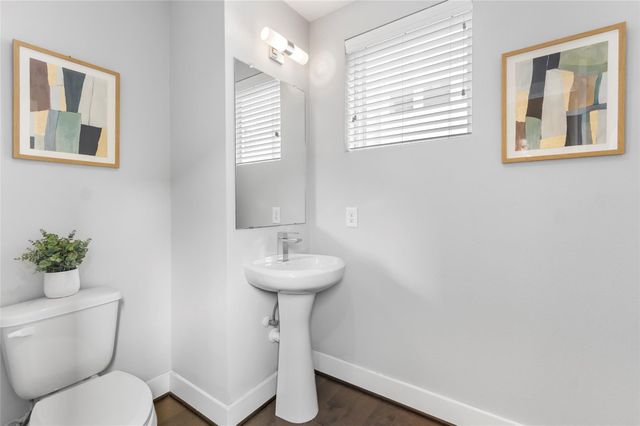 8409 Hempstead Road H, Houston, TX 77008