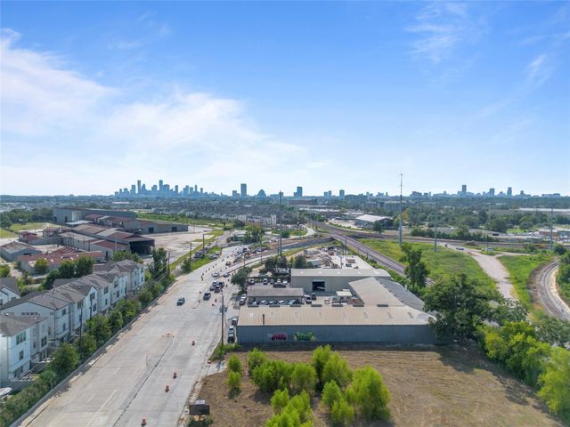 8409 Hempstead Road H, Houston, TX 77008