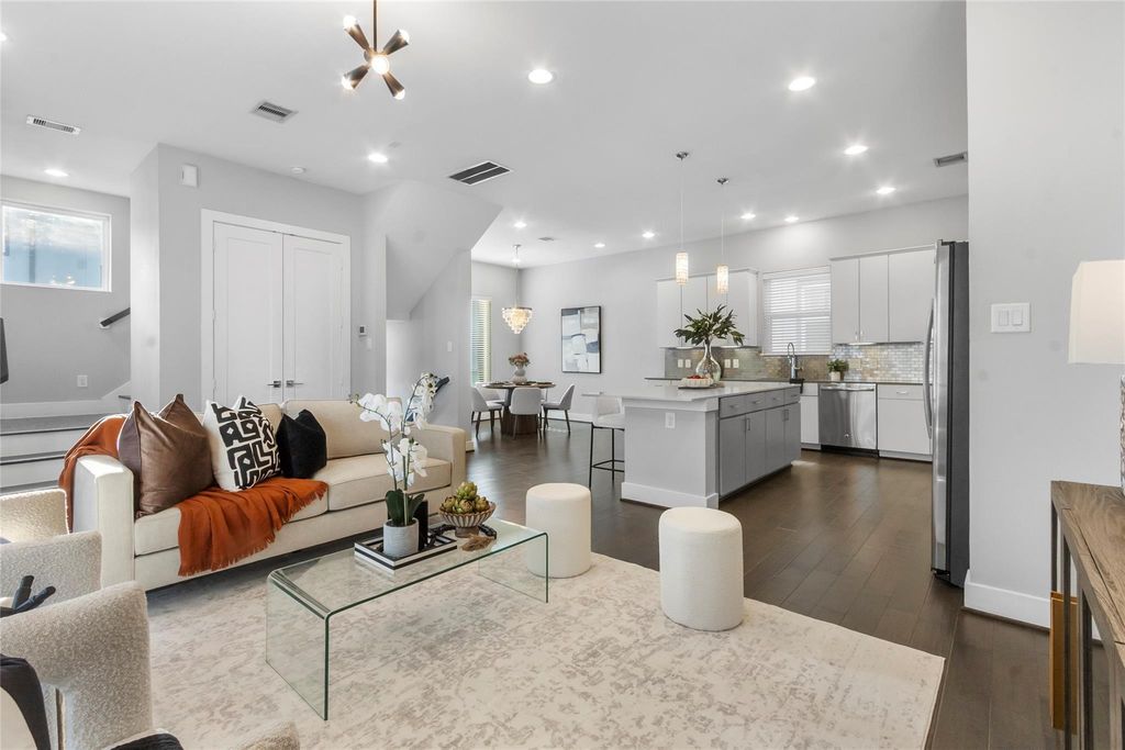 8409 Hempstead Road H, Houston, TX 77008