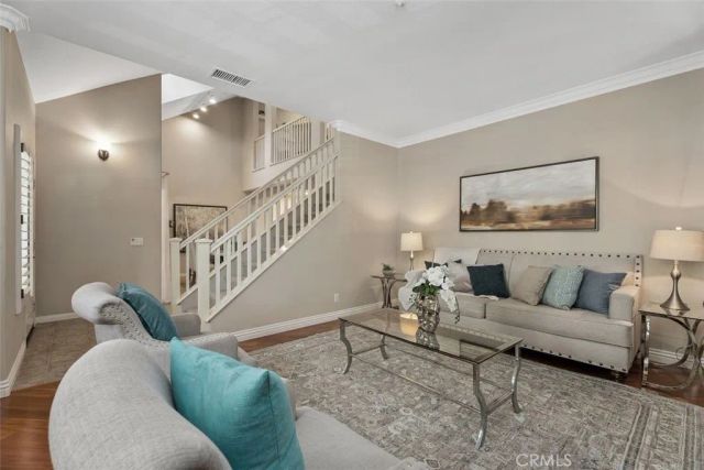 44 Burlingame, Irvine, CA 92602