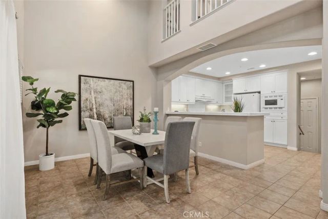 44 Burlingame, Irvine, CA 92602