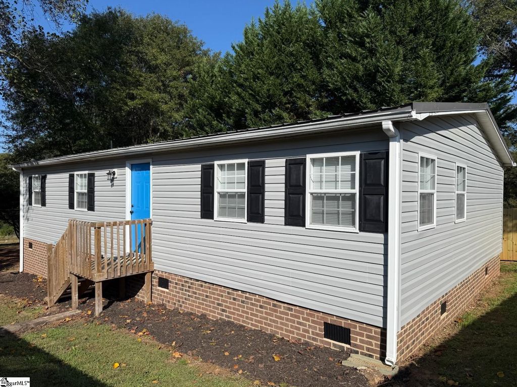 110 Couch Street, Easley, SC 29640