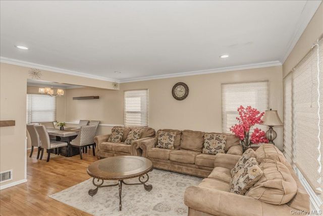 597 Seminole Road, Franklin Square, NY 11010