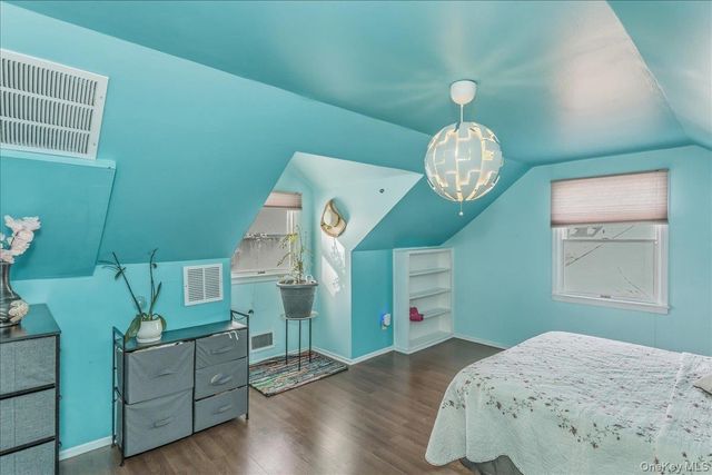 597 Seminole Road, Franklin Square, NY 11010