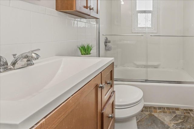 597 Seminole Road, Franklin Square, NY 11010