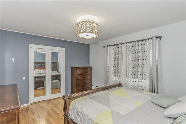 597 Seminole Road, Franklin Square, NY 11010