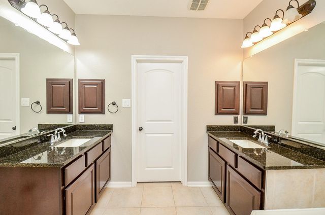 1510 Kent Valley Lane, Rosenberg, TX 77471