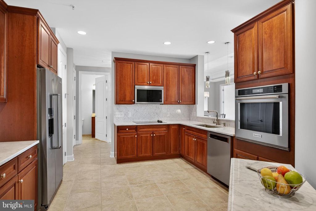 Image 15 of property listing at 1915 TOWNE CENTRE BLVD #1014, Annapolis, MD 21401