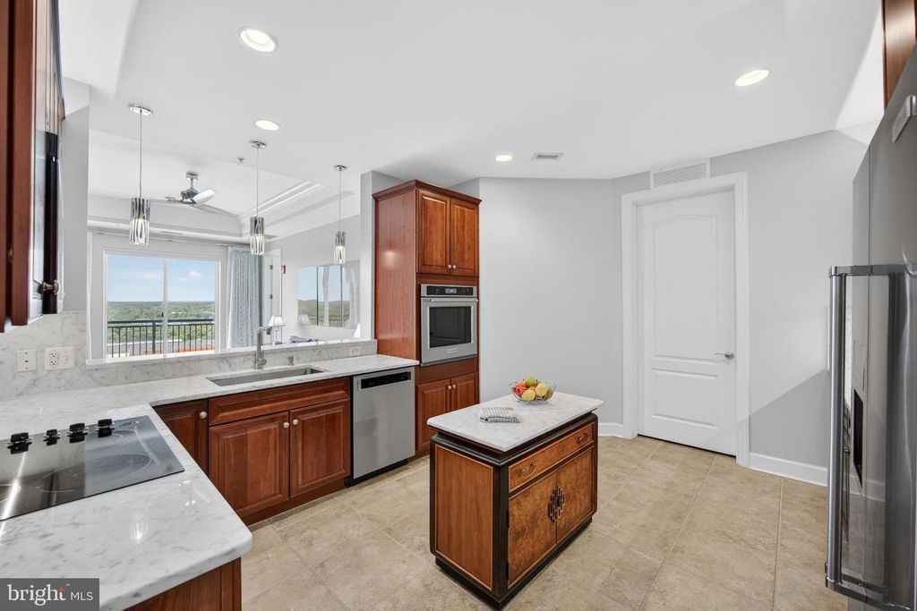 Image 16 of property listing at 1915 TOWNE CENTRE BLVD #1014, Annapolis, MD 21401