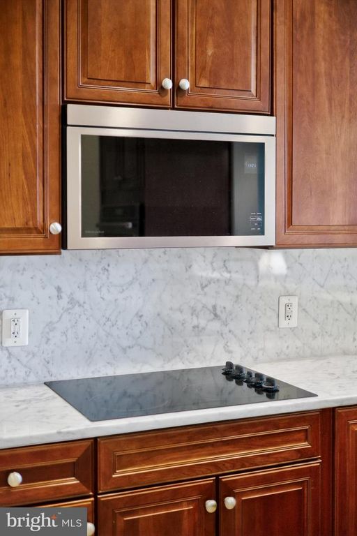 Image 20 of property listing at 1915 TOWNE CENTRE BLVD #1014, Annapolis, MD 21401