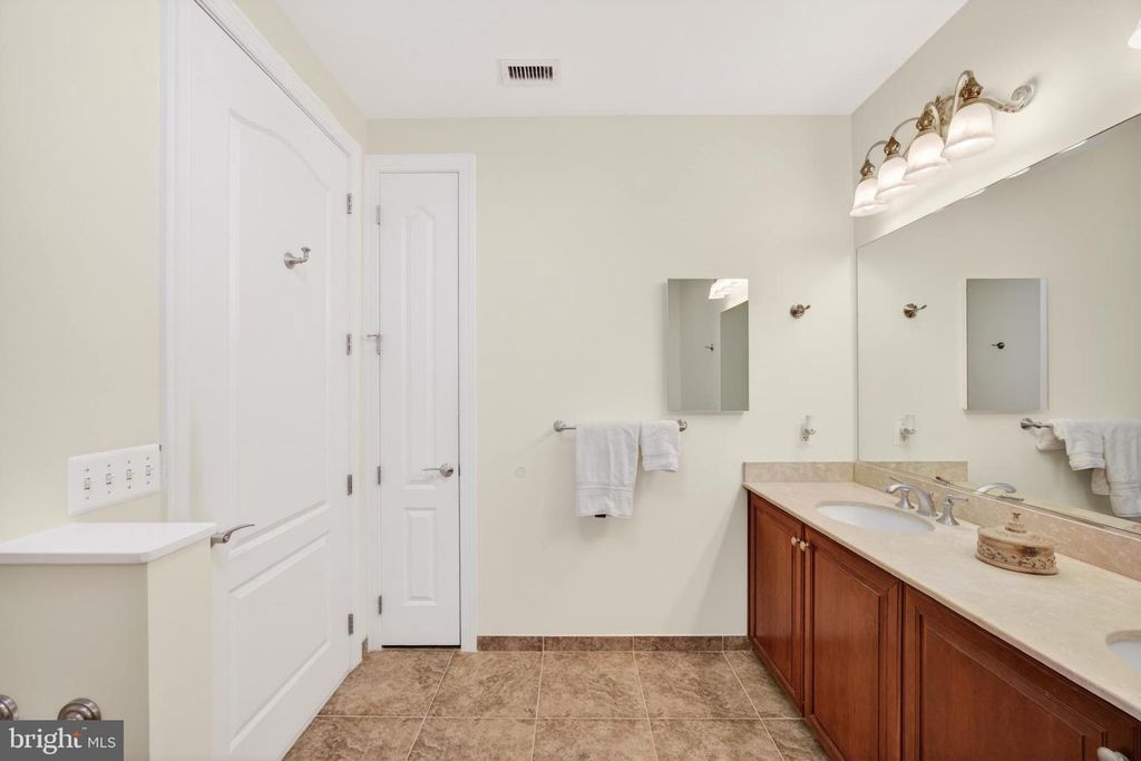 Image 36 of property listing at 1915 TOWNE CENTRE BLVD #1014, Annapolis, MD 21401