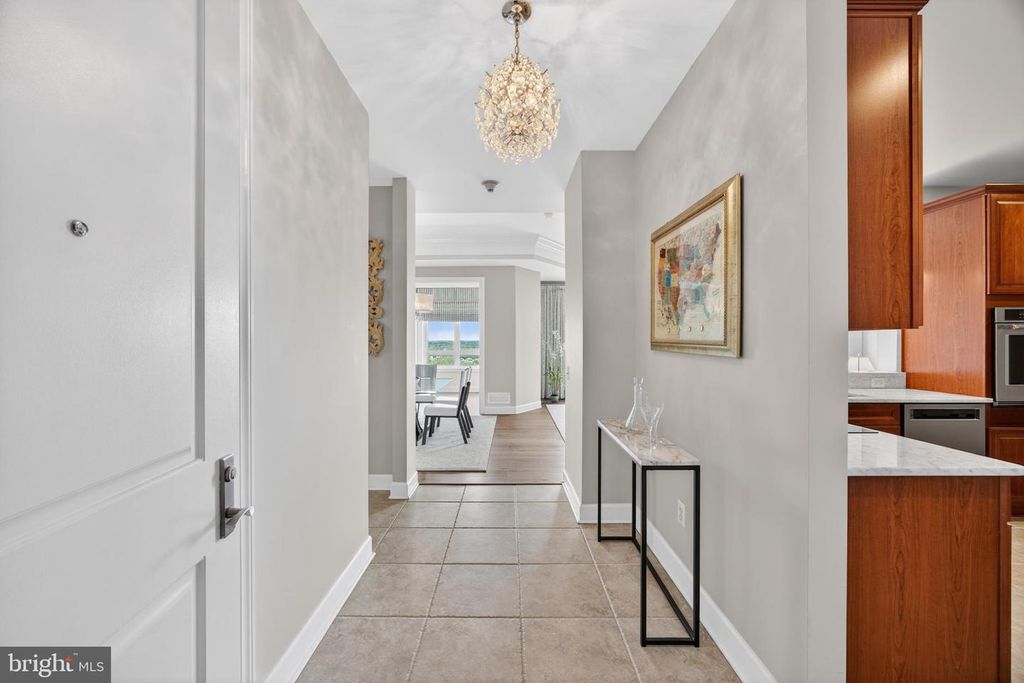 Image 4 of property listing at 1915 TOWNE CENTRE BLVD #1014, Annapolis, MD 21401