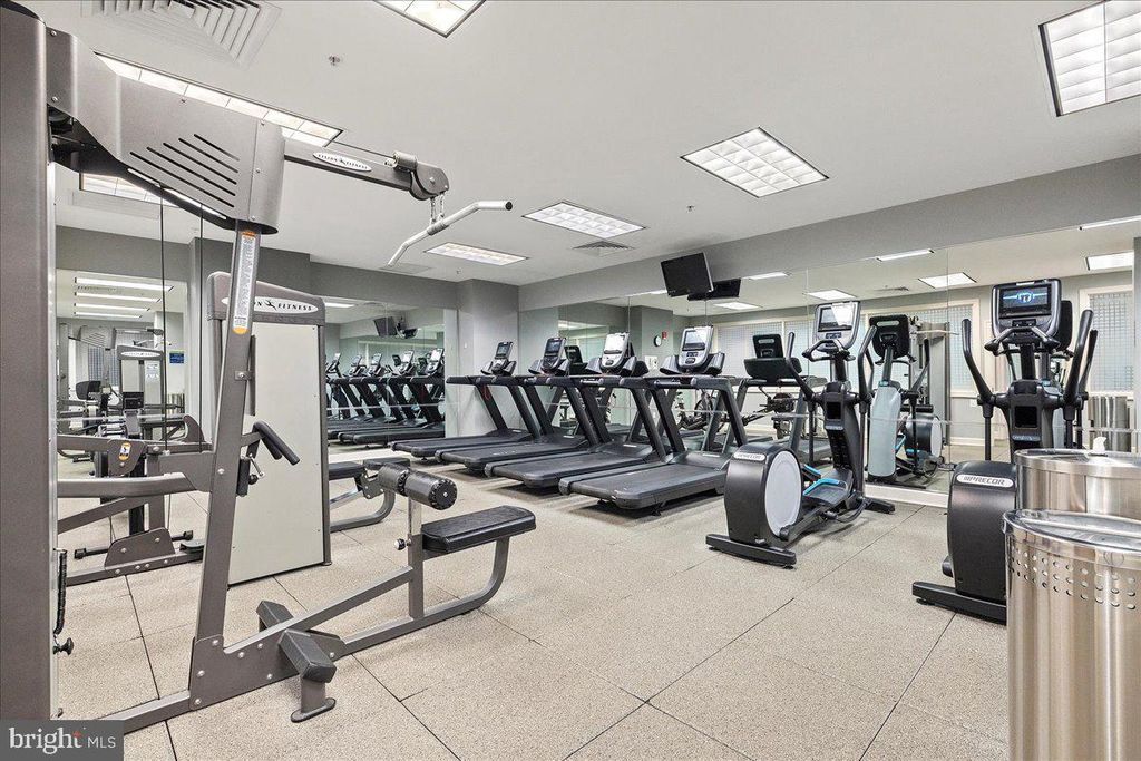 Image 51 of property listing at 1915 TOWNE CENTRE BLVD #1014, Annapolis, MD 21401