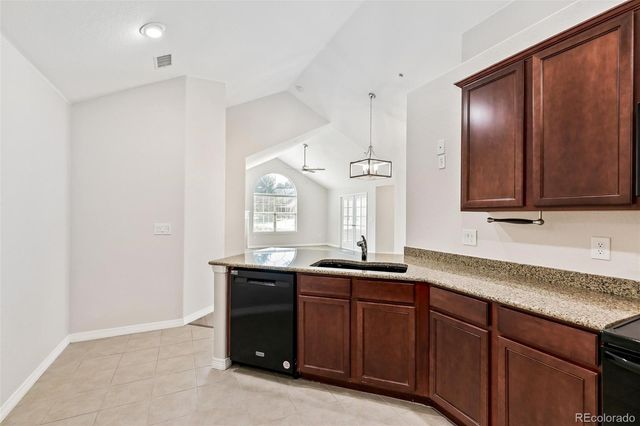 1996 S Espana Court B, Aurora, CO 80013