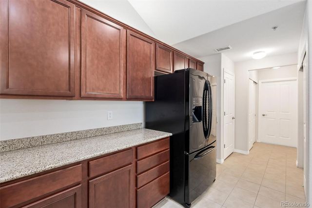 1996 S Espana Court B, Aurora, CO 80013