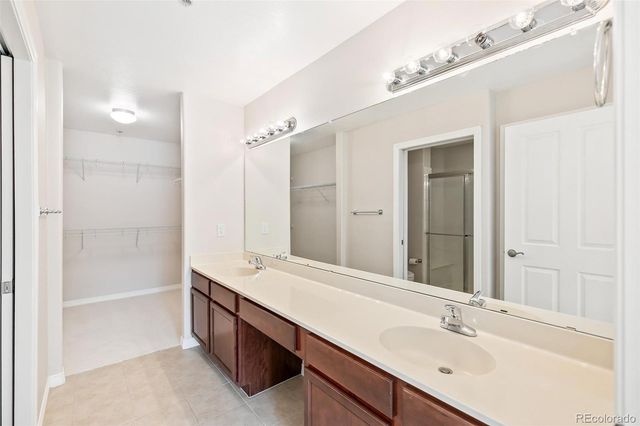 1996 S Espana Court B, Aurora, CO 80013