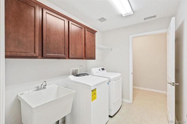 1996 S Espana Court B, Aurora, CO 80013