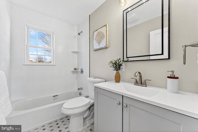 2415 MAPLE AVE, South Plainfield, NJ 07080