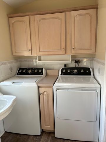 445 North Country Road, Saint James, NY 11780