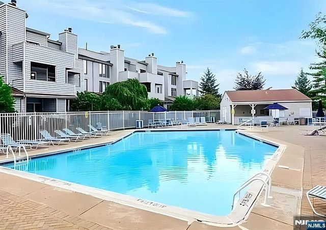 833 TOPSAIL Lane, Secaucus, NJ 07094