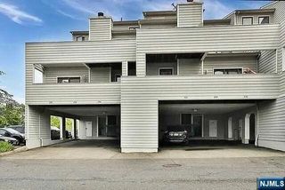 833 TOPSAIL Lane, Secaucus, NJ 07094