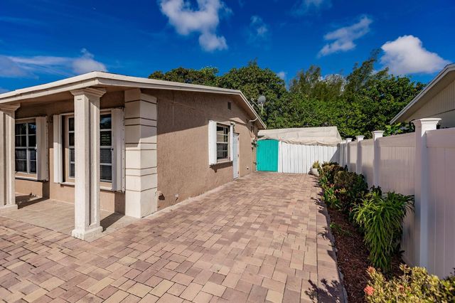4241 NE 1st Terrace, Pompano Beach, FL 33064