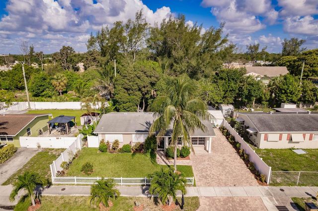 4241 NE 1st Terrace, Pompano Beach, FL 33064