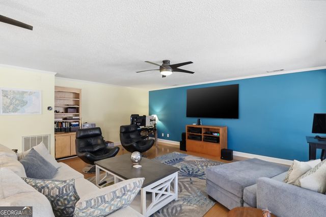 2 Landon Lane, Savannah, GA 31410