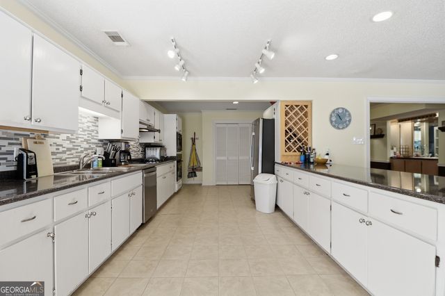 2 Landon Lane, Savannah, GA 31410