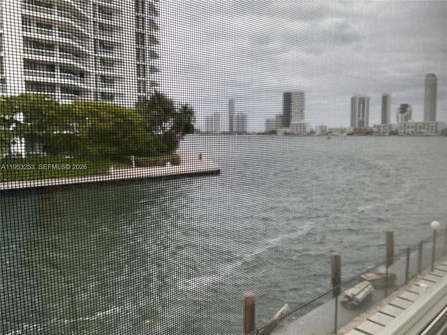3745 NE 171st St 32, North Miami Beach, FL 33160