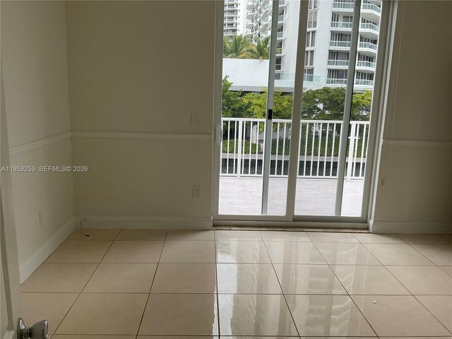 3745 NE 171st St 32, North Miami Beach, FL 33160