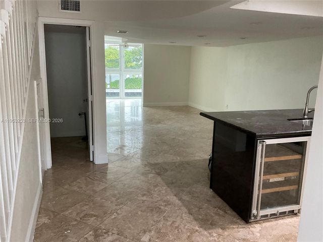 3745 NE 171st St 32, North Miami Beach, FL 33160