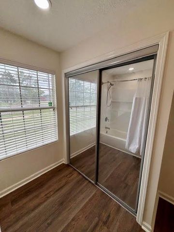 511 N 3rd Street, Conroe, TX 77301