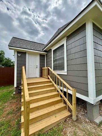 511 N 3rd Street, Conroe, TX 77301