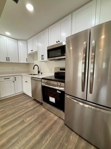 511 N 3rd Street, Conroe, TX 77301