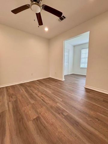 511 N 3rd Street, Conroe, TX 77301