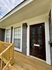 511 N 3rd Street, Conroe, TX 77301