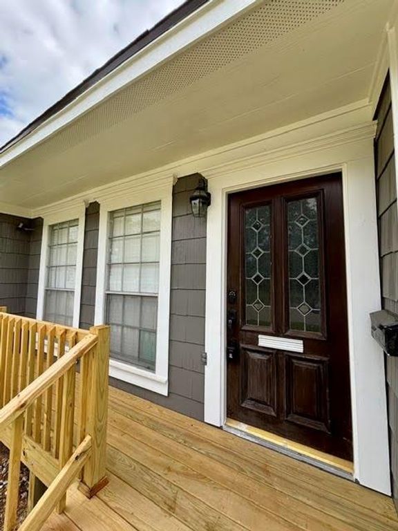 511 N 3rd Street, Conroe, TX 77301