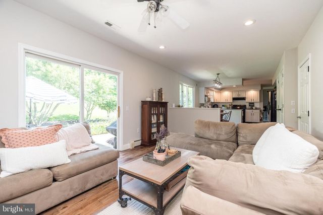 13 READING RD, Stockton, NJ 08559