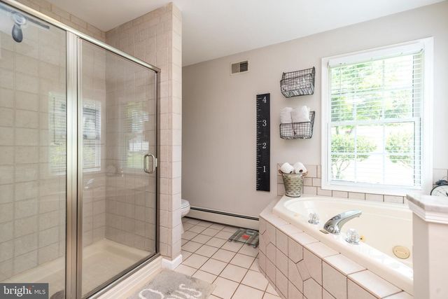 13 READING RD, Stockton, NJ 08559