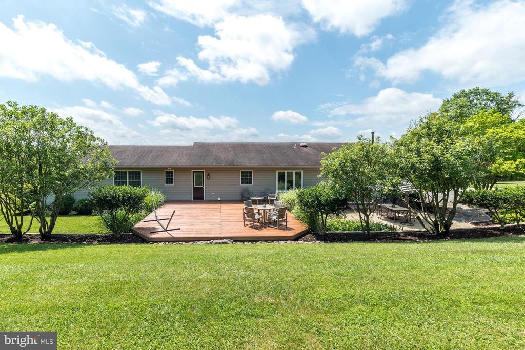 13 READING RD, Stockton, NJ 08559