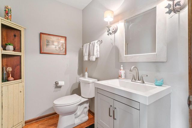 2115 Mount Vernon DRIVE, Waukesha, WI 53186
