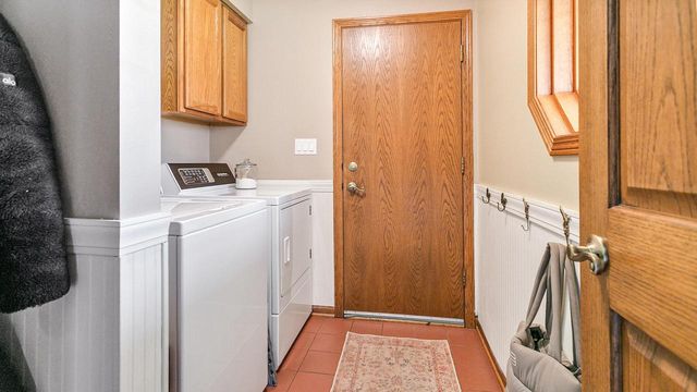 2115 Mount Vernon DRIVE, Waukesha, WI 53186