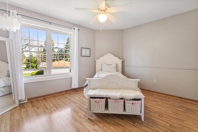 2115 Mount Vernon DRIVE, Waukesha, WI 53186