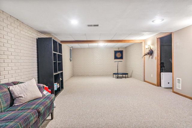 2115 Mount Vernon DRIVE, Waukesha, WI 53186