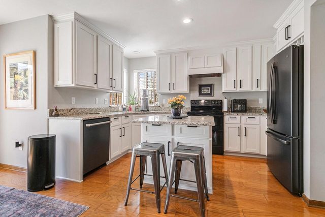 2115 Mount Vernon DRIVE, Waukesha, WI 53186