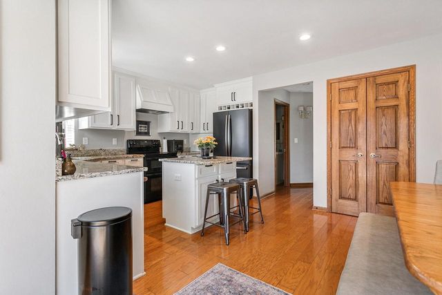 2115 Mount Vernon DRIVE, Waukesha, WI 53186