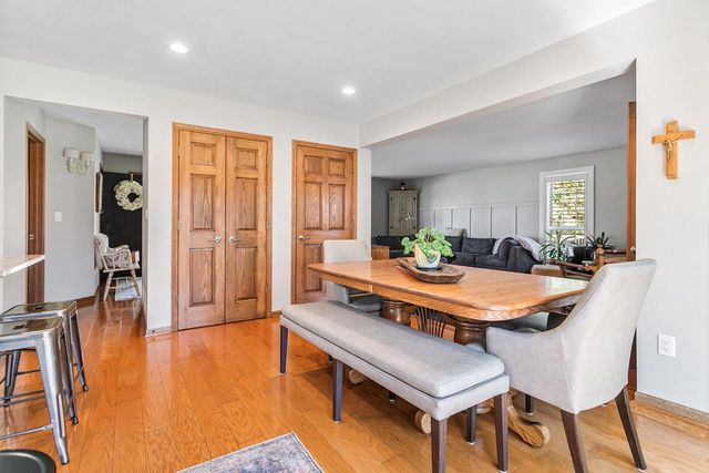 2115 Mount Vernon DRIVE, Waukesha, WI 53186