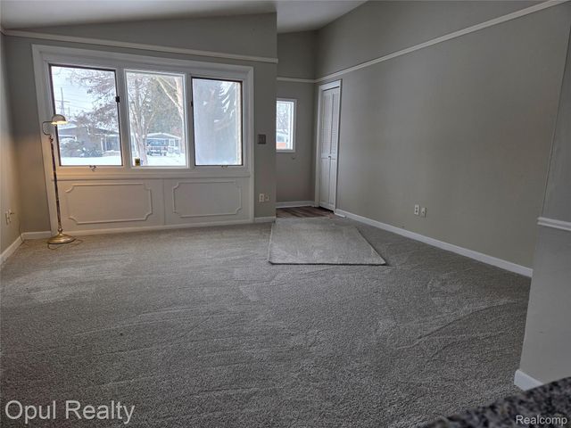 164 Spring Park, Walled Lake, MI 48390