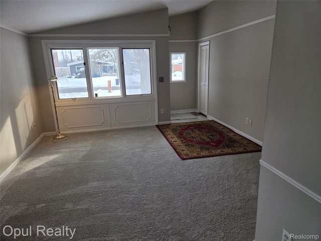 164 Spring Park, Walled Lake, MI 48390